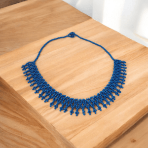 collar mostacilla celeste